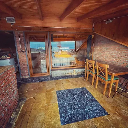Keyifli Bir Tas Ev Sacaklihane Canakkale Tavakli فندق Ezine