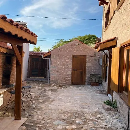 فندق Keyifli Bir Tas Ev Sacaklihane Canakkale Tavakli *